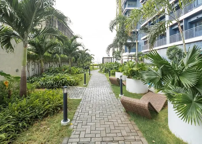Boho Makati Wi Fi Workspace Red Apartment Manila
