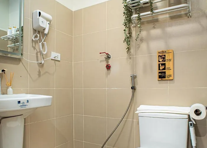 Apartment Boho Makati Wi Fi Workspace Red *