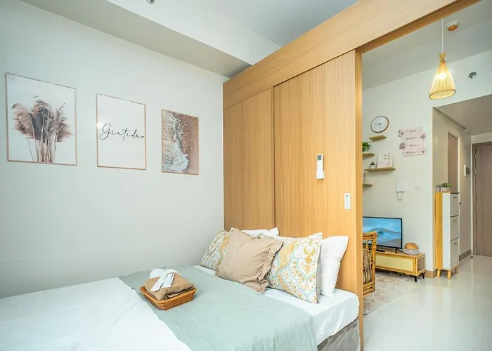 Boho Makati Wi Fi Workspace Red * Manila